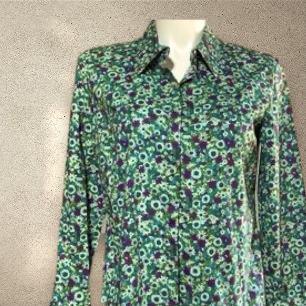 Jamaica Bay Blue, Green, Purple, Discover Paradise floral print blouse. Size M